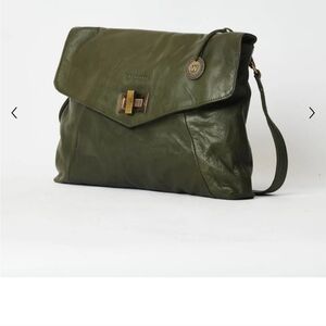 Leather handbag/crossbody from Wanderer Travel Co.